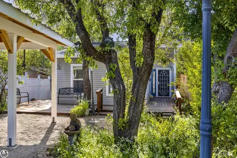 18538 Pine St, Tuolumne, CA 95379
