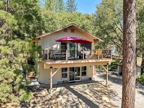 19682 Butler Way, Groveland, CA 95321