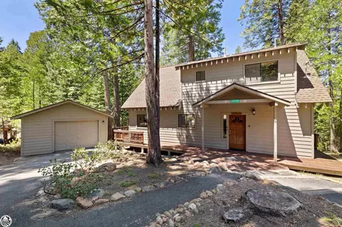 26980 Summerhill Dr, Pinecrest, CA 95364