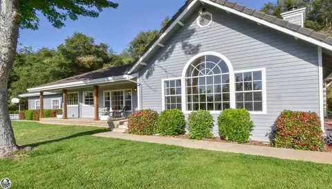 23180 Gold Springs Dr, Columbia, CA 95310