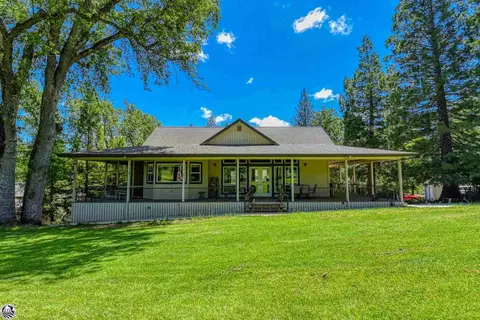 19390 Reid Cir, Groveland, CA 95321