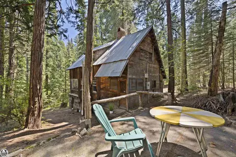 26138 N Fork Rd, Long Barn, CA 95335