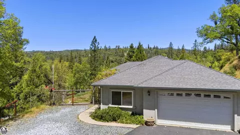 21337 Phoenix Lake Rd, Sonora, CA 95370