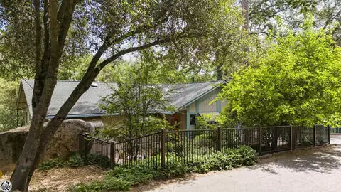 15508 Buena Vista Avenida, Sonora, CA 95370