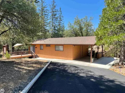 20069 Blue Bell Ct, Groveland, CA 95321