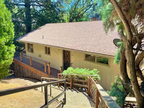 12799 Mueller Dr, Groveland, CA 95321