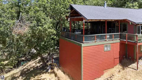 21200 Crestview Dr, Sonora, CA 95370