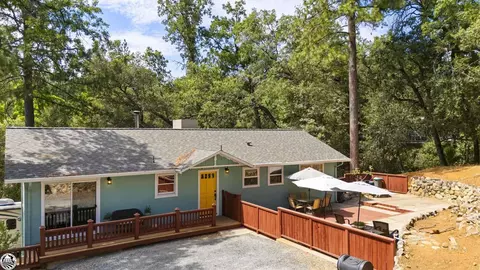 21049 Niagara River Dr, Sonora, CA 95370