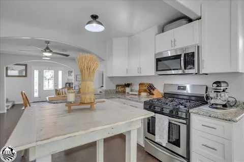 17995 Apple Colony Rd, Tuolumne, CA 95379