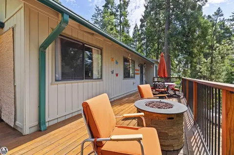 24707 Bonanza Dr, Mi Wuk Village, CA 95346