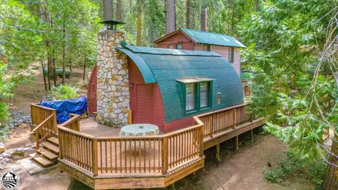 31541 Old Strawberry Rd, Strawberry, CA 95364
