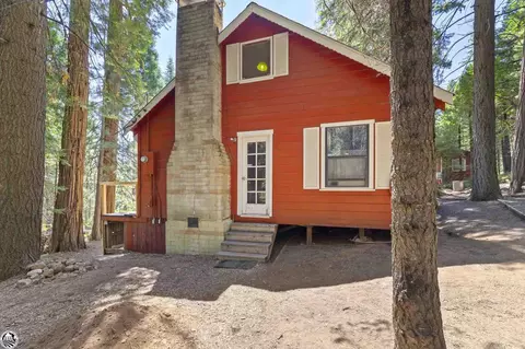 26152 Slide Inn St, Long Barn, CA 95335