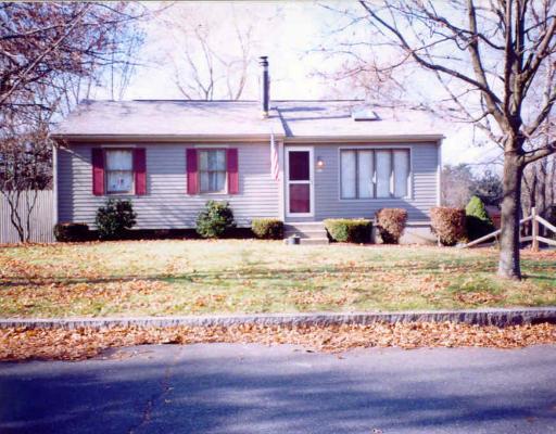 60 Tamarack Dr, Springfield, MA 01129 photo 1
