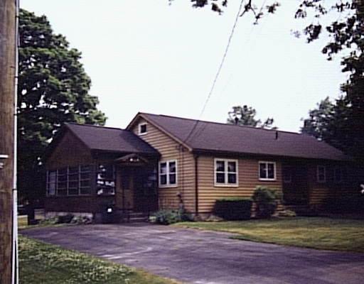 4 Clapp St, Easthampton, MA 01027 photo 1