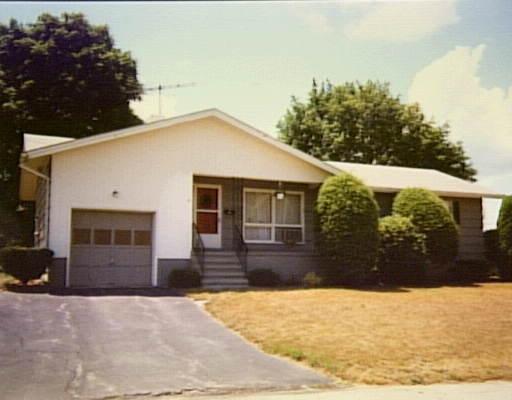 11 Briar Ave, Lowell, MA 01852 photo 1