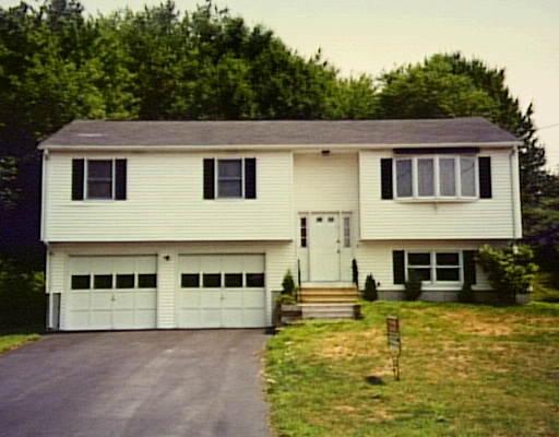 11 Surrey Ln, Webster, MA 01570 photo 1