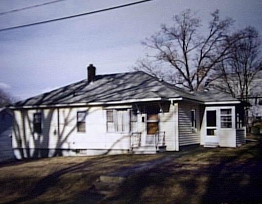 8 Hall St, Webster, MA 01570 photo 1