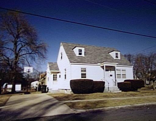 16 Pear St, Springfield, MA 01109 photo 1