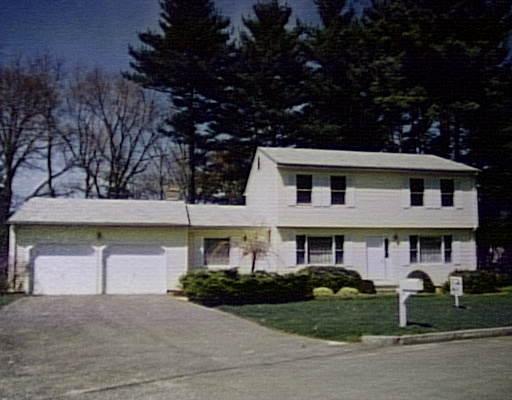 18 Ryan Cir, Springfield, MA 01118 photo 1