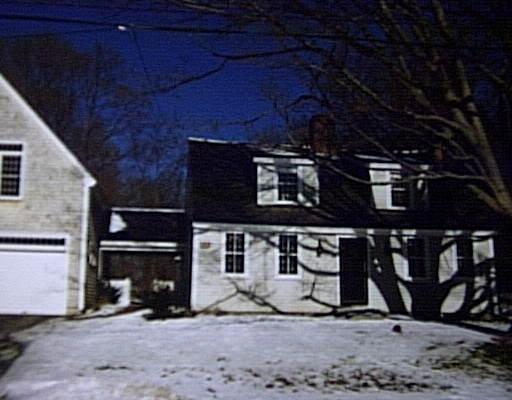 72 Pleasant St, Hingham, MA 02043 photo 1
