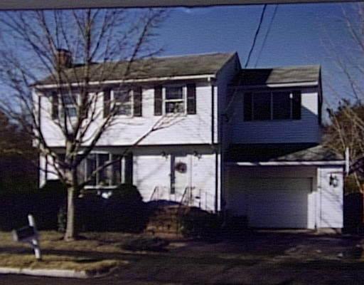 68 Riverside Dr, Reading, MA 01867 photo 1