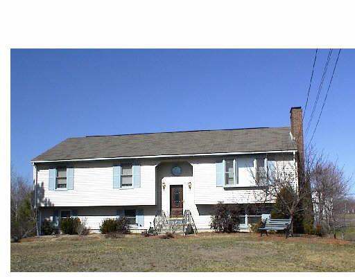 21 Wayne Ave, Dudley, MA 01571 photo 1