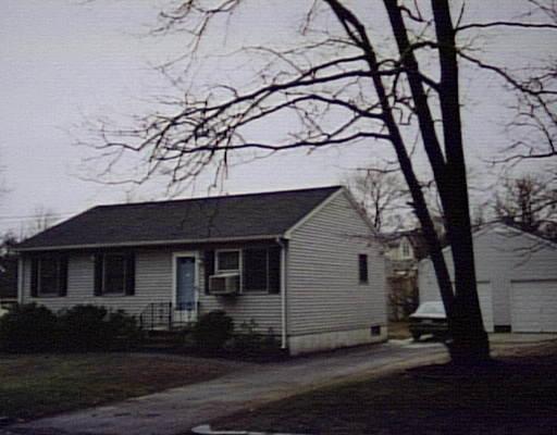 24 Walsh St, Springfield, MA 01109 photo 1