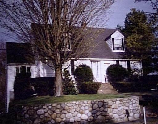 25 Batchelder Rd, Reading, MA 01867 photo 1