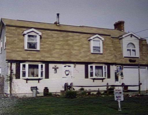 122 Squire Ln, Springfield, MA 01118 photo 1