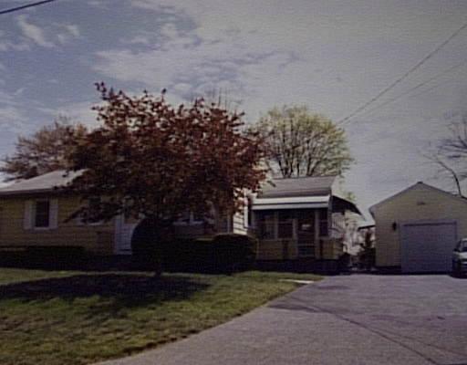 27 Lorimer St, Chicopee, MA 01013 photo 1