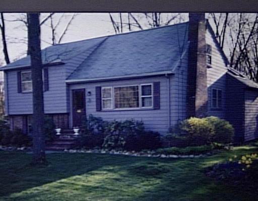 20 Emerson St, Reading, MA 01867 photo 1