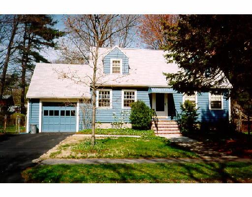 92 Barrett St, Needham, MA 02492 photo 1