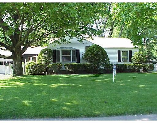 95 Westbrook Dr, Springfield, MA 01129 photo 1