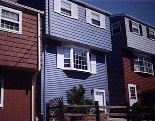 4 Colonial Ct, Marblehead, MA 01945 photo 1