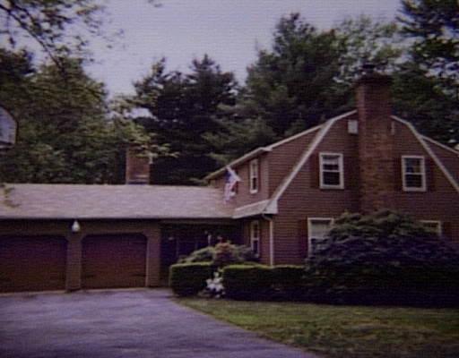 33 Joan St, Springfield, MA 01129 photo 1