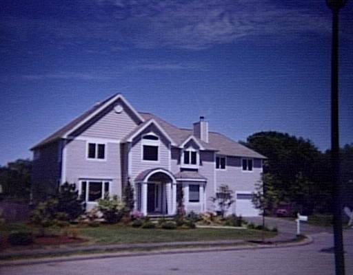 10 Riverside Dr, Marblehead, MA 01945 photo 1