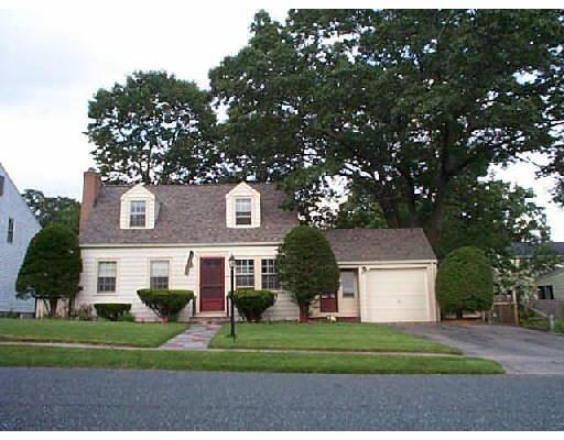 24 Beaufort Ave, Needham, MA 02492 photo 1