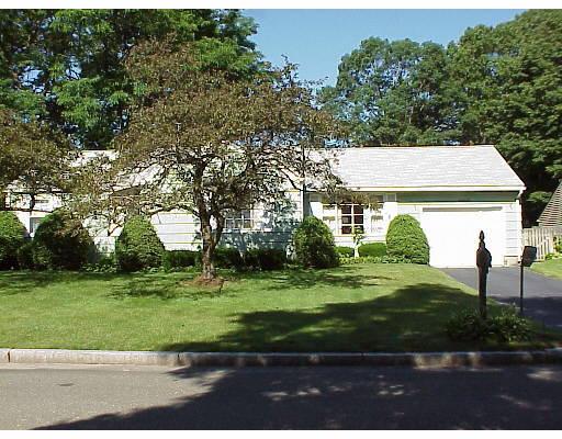 36 Delano Dr, Springfield, MA 01129 photo 1