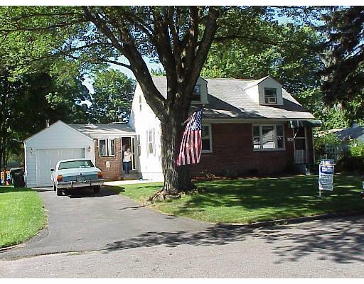 13 Lawn St, Springfield, MA 01108 photo 1