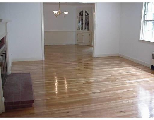 4 Elizabeth Cir, Needham, MA 02492 photo 2