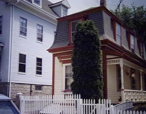 23 Chestnut St, Gloucester, MA 01930 photo 1