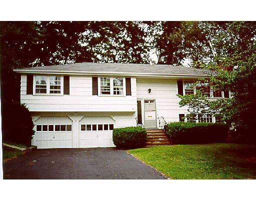 93 Dawson Dr, Needham, MA 02492 photo 1