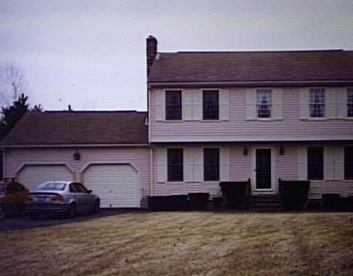 15 Colonial Dr, Mendon, MA 01756 photo 1