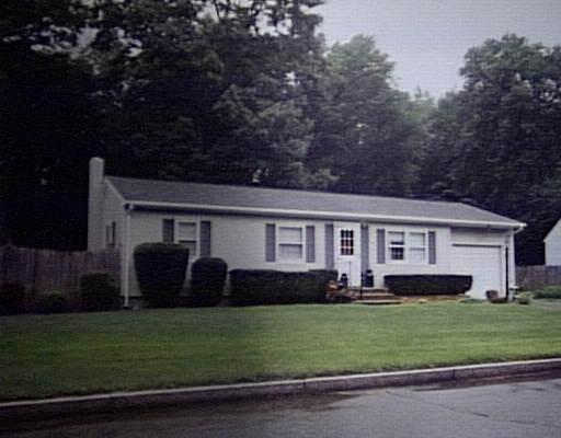 330 Peekskill Ave, Springfield, MA 01129 photo 1
