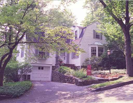 12 Monadnock Rd, Arlington, MA 02474 photo 1
