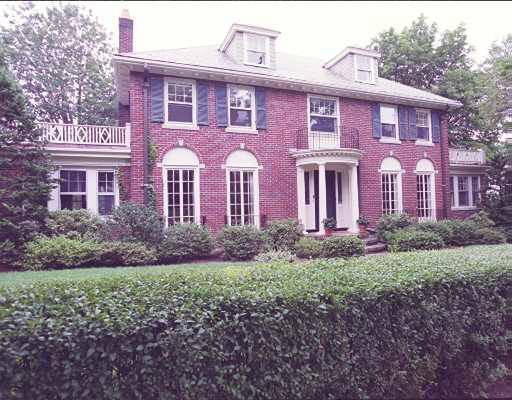 105 Willard Rd, Brookline, MA 02445 photo 1