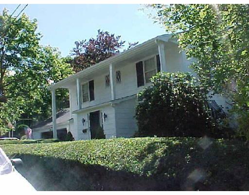 4 Lowe Dr, Gloucester, MA 01930 photo 1