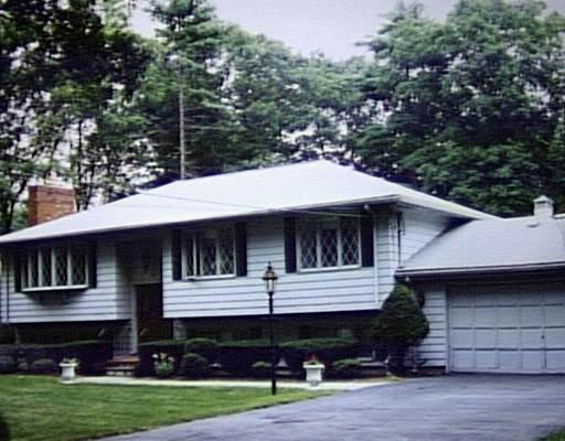 316 Gardner St, Hingham, MA 02043 photo 1