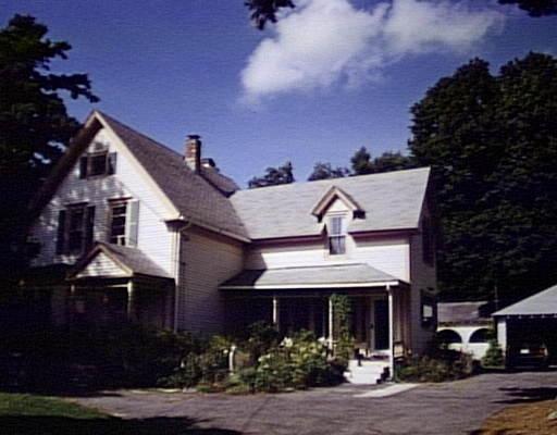 89 Main St, Upton, MA 01568 photo 1