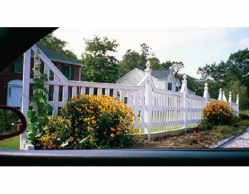 22 Sunset Dr, Dudley, MA 01571 photo 3